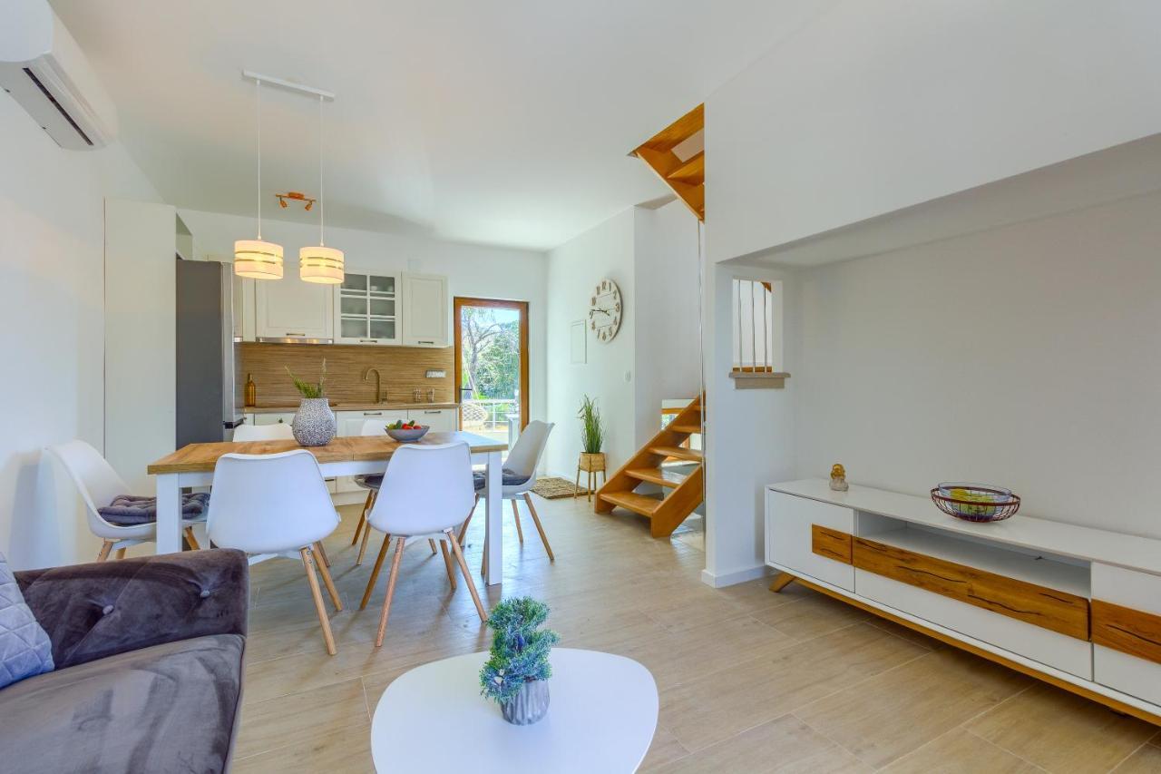 Izabela With Private Pool And Beautiful View Villa *