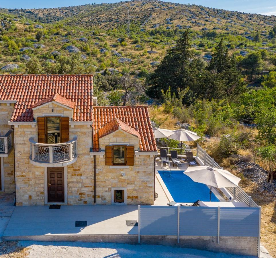 Villa Izabela With Private Pool And Beautiful View Dracevica
