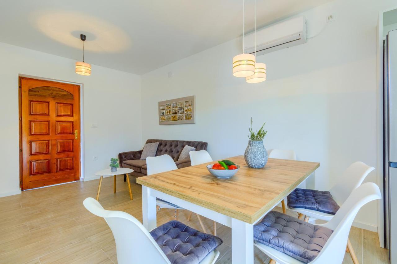 Izabela With Private Pool And Beautiful View Villa *
