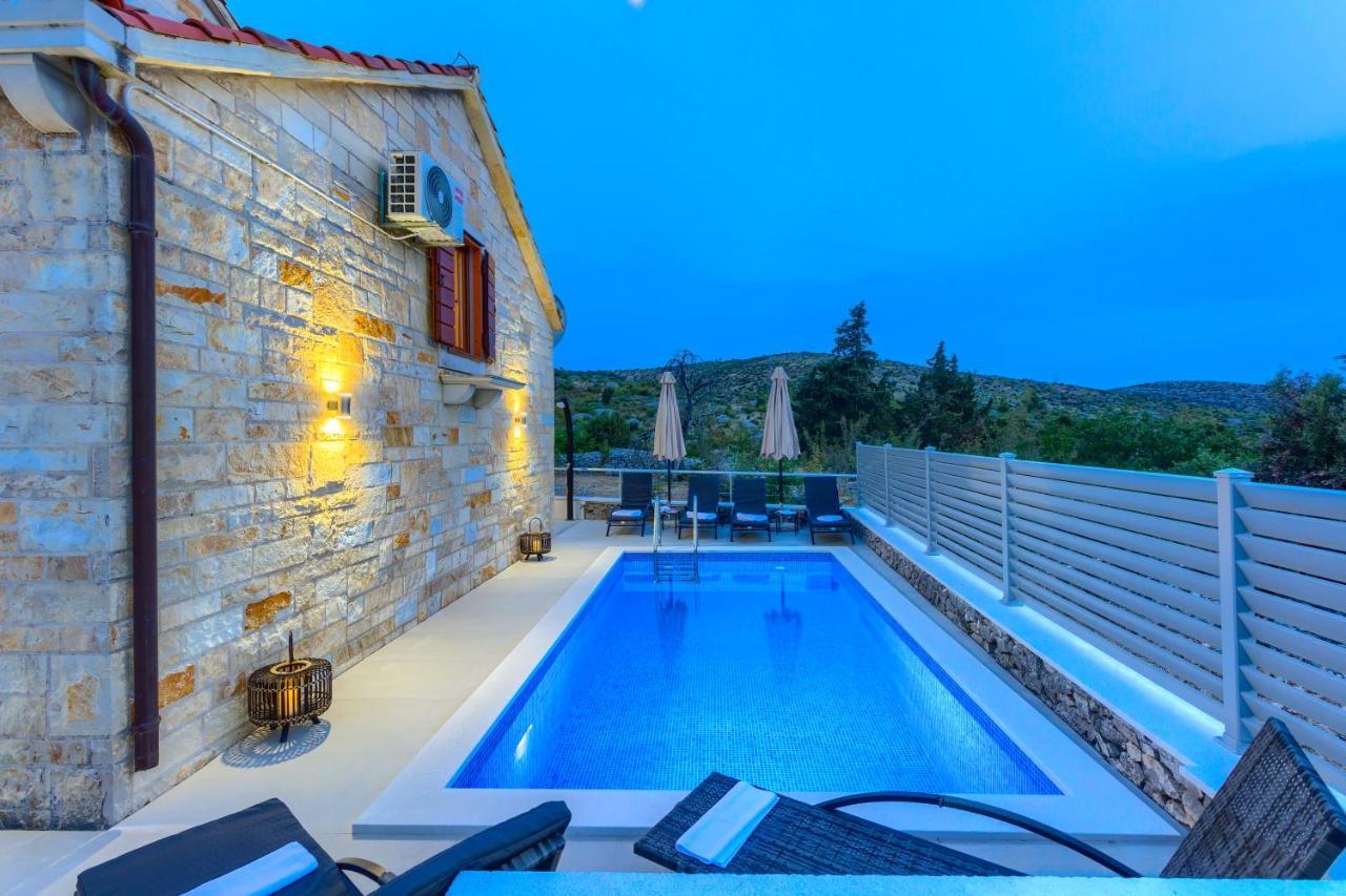 Villa Izabela With Private Pool And Beautiful View
