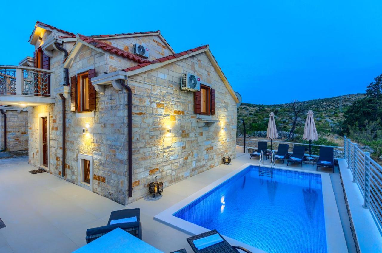 Villa Izabela With Private Pool And Beautiful View *